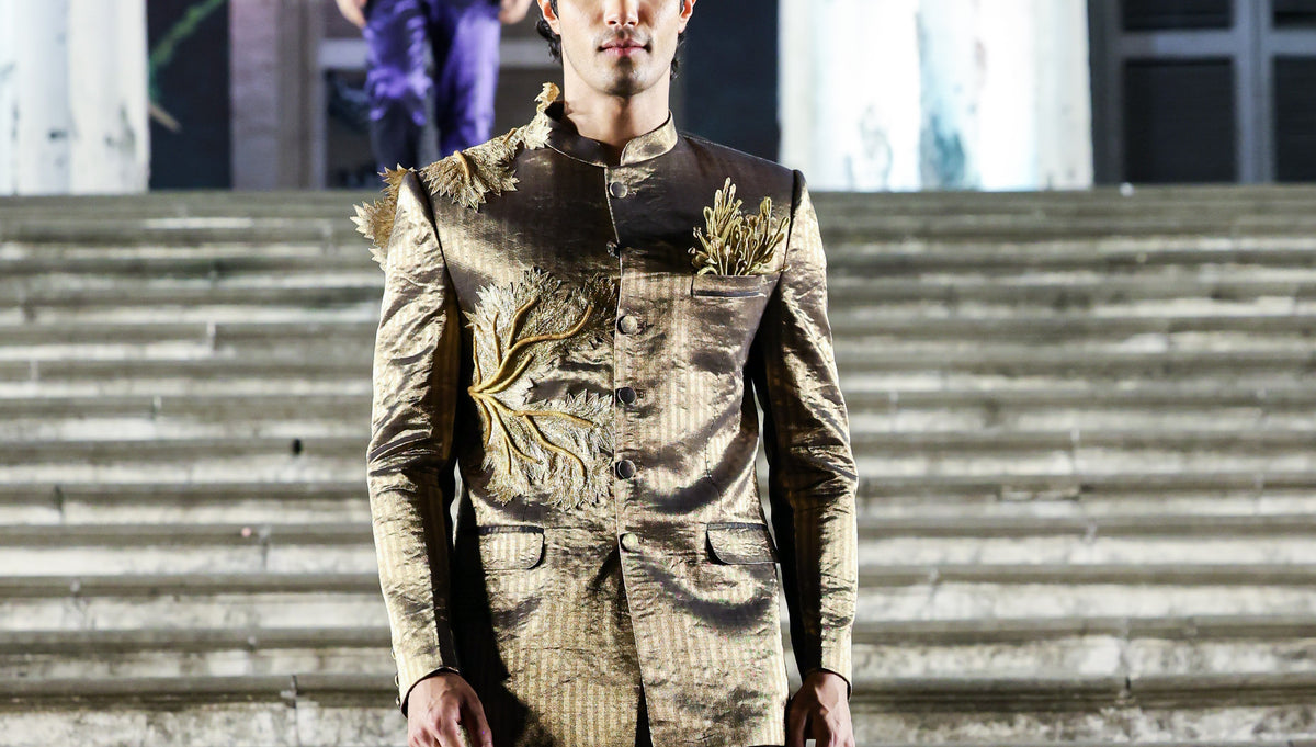 ECHOES IN GOLD SET