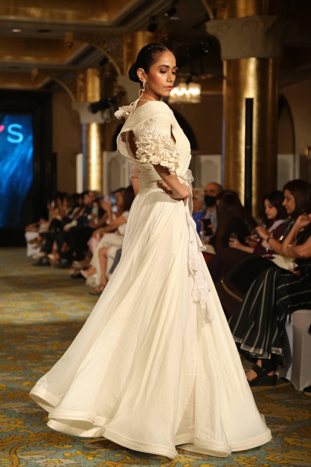 White Coral Cape Set